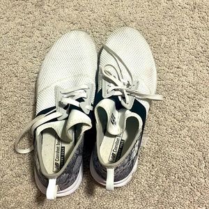New balance shoes